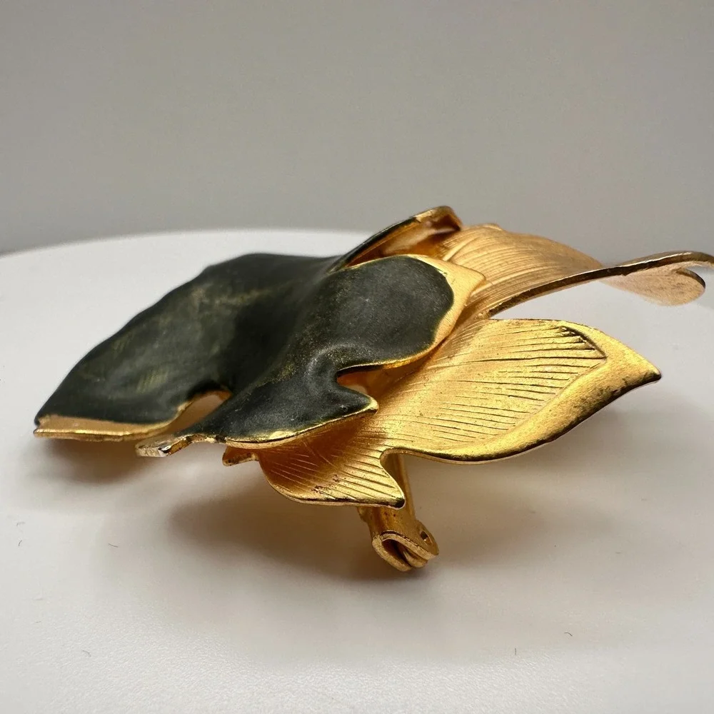 Vintage 80s Gold Tone Brutalist Leaf Textured Brooch Pin Statement Jewelry